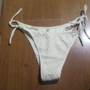 NWOT! Zaful Off-white Lace Bikini Bottom